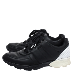 Pre Owned Chanel Black/White Leather CC Low Top Sneakers Size 43