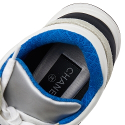 Pre Owned حذاء رياضي شانيل سويدي وساتان ثلاثي اللون CC عنق منخفض مقاس 39 