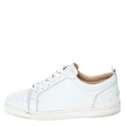 مملوكة مسبقًا حذاء رياضي كريستيان لوبوتان لوي جونيور سبايكز جلد أبيض مقاس 43