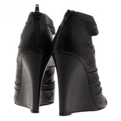 مملوكة مسبقًا Christian Louboutin Black Leather Developpa Wedge Booties Size 39