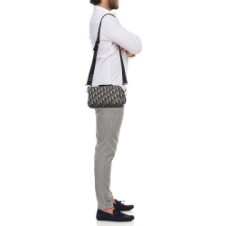 مملوكة مسبقًا Dior Black/Navy Blue Oblique Canvas and Leather Lingot 22 Bag