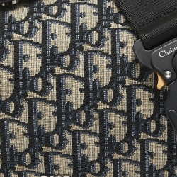 مملوكة مسبقًا Dior Black/Navy Blue Oblique Canvas and Leather Lingot 22 Bag