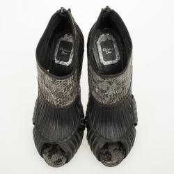 مملوكة مسبقًا Christian Dior Grey Python Back Zip Ankle Booties Size 37