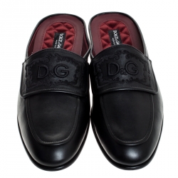 Pre Owned صندل سليب أون دولتشي أند غابانا شعار جلد مطرز أسود مقاس 45