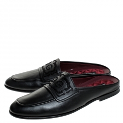 Pre Owned صندل سليب أون دولتشي أند غابانا شعار جلد مطرز أسود مقاس 45