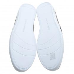 مملوكة مسبقًا حذاء رياضي دولتشي آند غابانا جلد أسود رقبة منخفضة مزين بالشعار المطلي مقاس 43.5