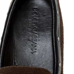 مملوكة مسبقًا Dolce and Gabbana Brown Suede And Leather Logo Plate Slip On Loafers Size 43
