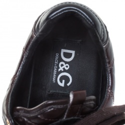 مملوكة مسبقًا حذاء رياضي دولتشي اند غابانا حافة منخفضة رباط جلد مثقب بني مقاس 44