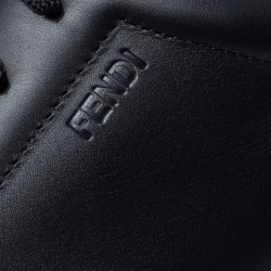 مملوكة مسبقًا Fendi Black Leather Low Top Sneakers Size 43
