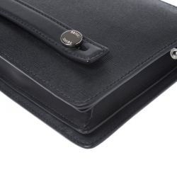 مملوكة مسبقًا حقيبة كلتش فندي ميتال باغز جلد سوداء