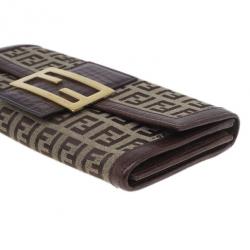 مملوكة مسبقًا Fendi Brown Leather Trim Zucca Continental Wallet