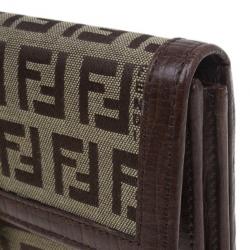 مملوكة مسبقًا Fendi Brown Leather Trim Zucca Continental Wallet