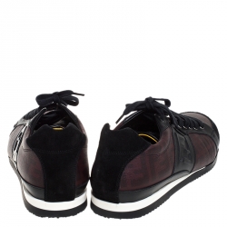 مملوكة مسبقًا Fendi Black/Burgundy Zucca Coated Canvas and Leather Lace Low Top Sneakers Size 44