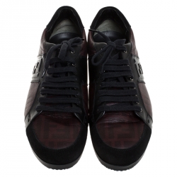 مملوكة مسبقًا Fendi Black/Burgundy Zucca Coated Canvas and Leather Lace Low Top Sneakers Size 44