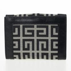 مملوكة مسبقًا Givenchy Signature Wallet