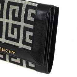 مملوكة مسبقًا Givenchy Signature Wallet