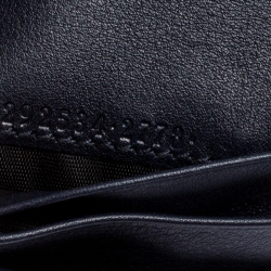 مملوكة مسبقًا Gucci Navy Blue Microguccissima Leather Bifold Wallet