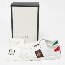 مملوكة مسبقًا Gucci White Leather Web Detail Bee Embroidered Ace Low Top Sneakers Size 40
