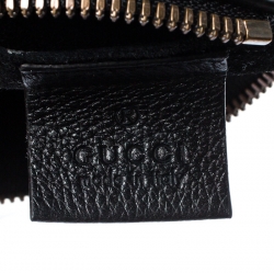 مملوكة مسبقًا Gucci Black Leather Logo Print Pouch