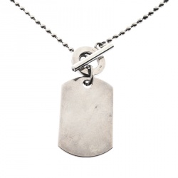 Pre Owned Gucci Crest Engraved Sterling Silver Dog Tag Necklace