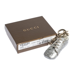 Pre Owned دلاية حقيبة و ميدالية مفاتيح غوتشي جلد غوتشيسيما فضي ميتاليك