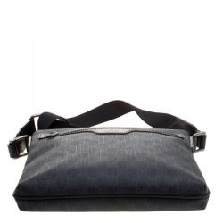 Gucci Black GG Supreme Canvas Messenger Bag