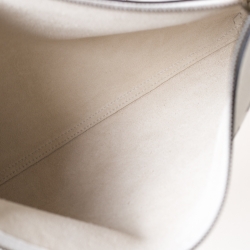 Gucci White Leather Logo Print Zip Pouch