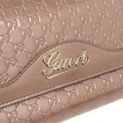 مملوكة مسبقًا Gucci Pink Patent Microguccissima Script Wallet