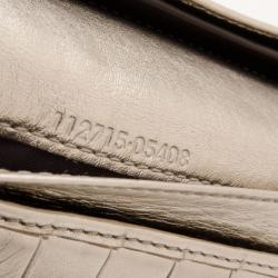 مملوكة مسبقًا Gucci Silver Guccissima Continental Wallet 