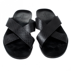 مملوكة مسبقًا حذاء سلايدز غوتشي فلات سيور متعاكسة جلد ديامنت GG أسود مقاس 45