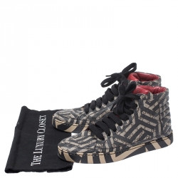 Pre Owned حذاء رياضي غوتشي بحافة مرتفعة كانفاس سوبريم جي جي نقش هندسي بيج / أسود مقاس 41