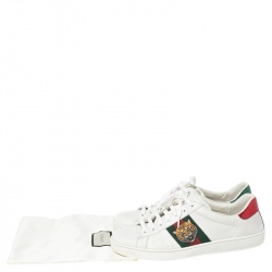 مملوكة مسبقًا حذاء رياضي غوتشي منخفض من أعلى تايغر مطرز أيس جلد أبيض مقاس 42