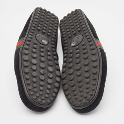 مملوكة مسبقًا Gucci Black Suede Web Low Top Loafers Size 41.5