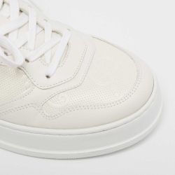 مملوكة مسبقًا Gucci White Jumbo GG Embossed Leather Low Top Sneakers Size 42