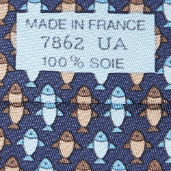 مملوكة مسبقًا Hermes Navy Blue Fish Print Silk Traditional Tie