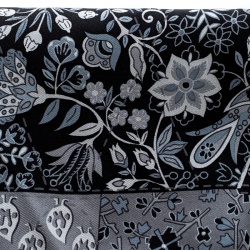 Pre Owned Hermes Pique Fleuri De Provence Printed Silk Pocket Square