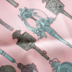 مملوكة مسبقًا منديل جيب هيرمس حرير بنقوش ميرفيلوس لانتيرنز وردي فاتح مربع