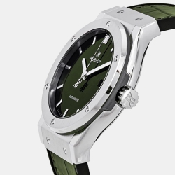 Pre Owned Hublot Green Titanium Alligator Rubber Classic Fusion 542.NX.8970.LR Men's Wristwatch 42 mm