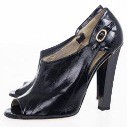 مملوكة مسبقًا Jimmy Choo Black Patent Peep Toe Ankle Booties Size 37