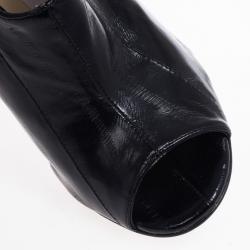 مملوكة مسبقًا Jimmy Choo Black Patent Peep Toe Ankle Booties Size 37