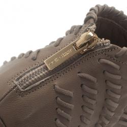 مملوكة مسبقًا حذاء بوت كاحل جيمي تشو جلد رمادي جلد مدبوغ جانا مقاس 38.5