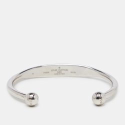 مملوكة مسبقًا Louis Vuitton Silver Tone Monogram Jonc Cuff Bracelet M