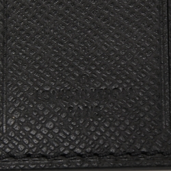 مملوكة مسبقًا بطاقة أسم حقيبة سفر لوي فيتون جلد تايغا أسود