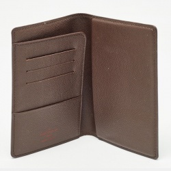 مملوكة مسبقًا Louis Vuitton Damier Ebene Canvas Passport Cover