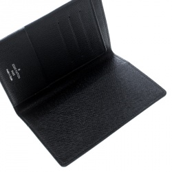 Pre Owned Louis Vuitton Black Taiga Leather Passport Holder