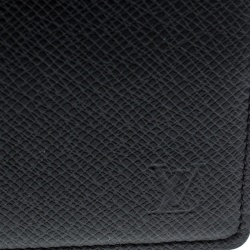 Pre Owned Louis Vuitton Black Taiga Leather Passport Holder
