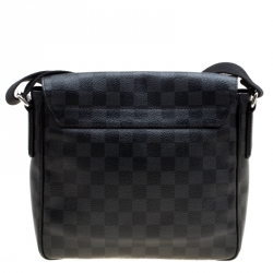 مملوكة مسبقًا Louis Vuitton Damier Graphite Canvas District PM Bag