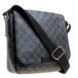 مملوكة مسبقًا Louis Vuitton Damier Graphite Canvas District PM Bag