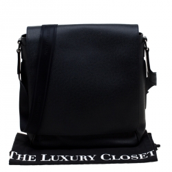 مملوكة مسبقًا Louis Vuitton Navy Blue Taiga Leather Roman MM Bag
