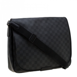 مملوكة مسبقًا Louis Vuitton Damier Graphite Canvas Daniel MM Messenger Bag